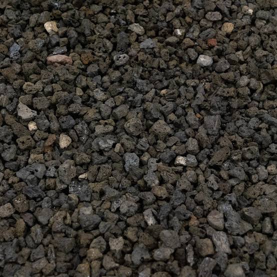 Black Lava Chips 2–3 mm – Natural Volcanic Substrate for Aquascaping, Terrariums & Plants